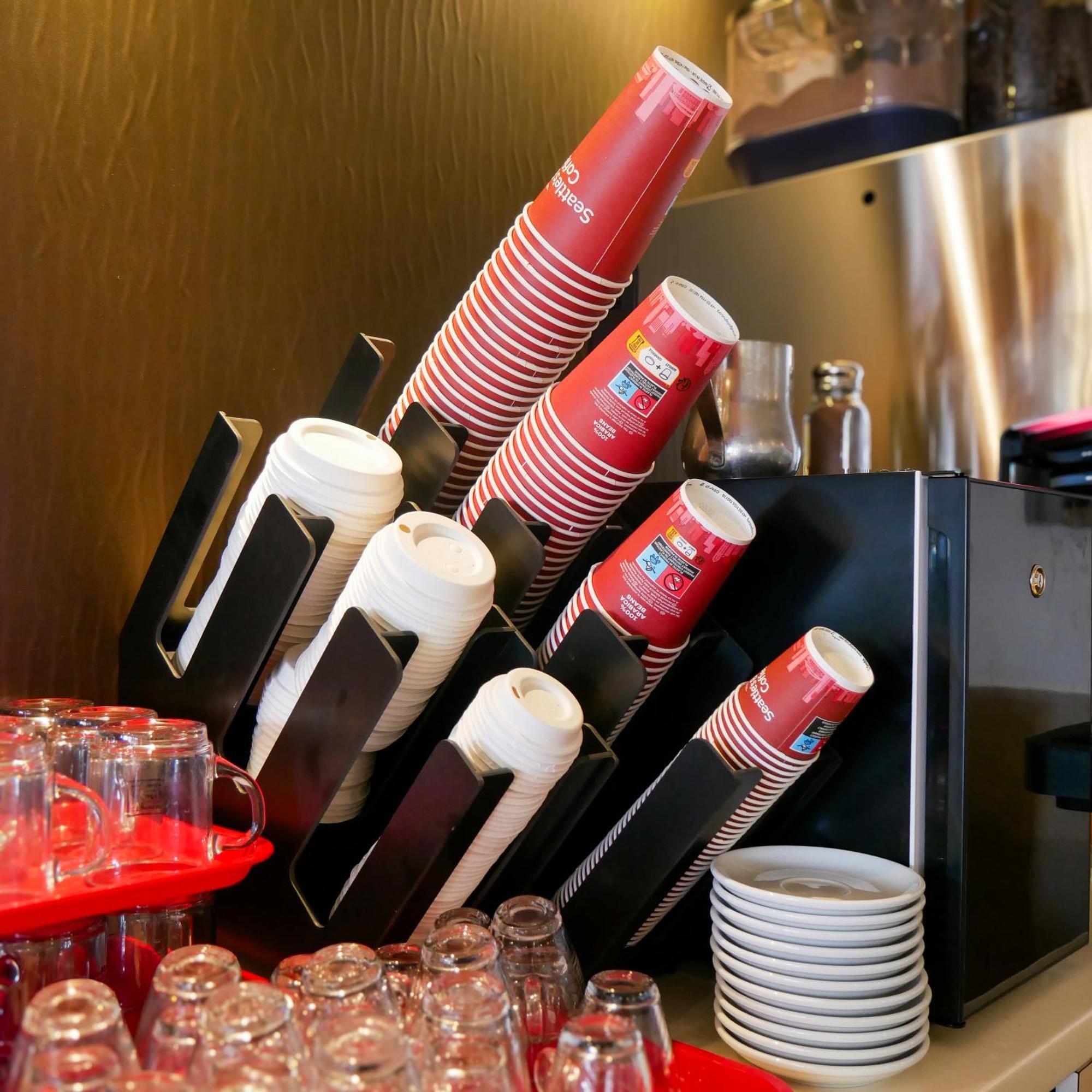 Le Bar Restaurant Hotel